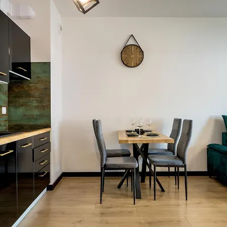 Rentplanet - Czysta Apartment